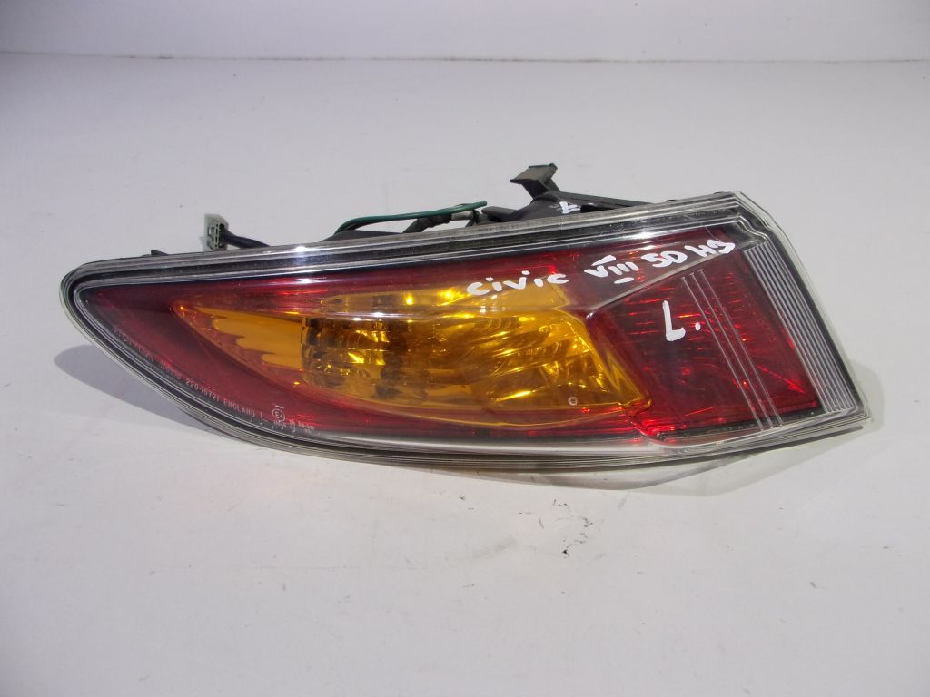 Honda Civic VIII 5D HB lampa lewa tylna 