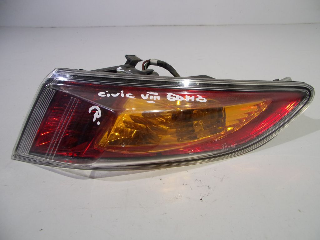 Honda Civic VIII 5D HB lampa prawa tylna