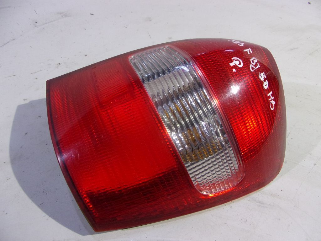 Mazda 323 F BJ lampa prawa tylna