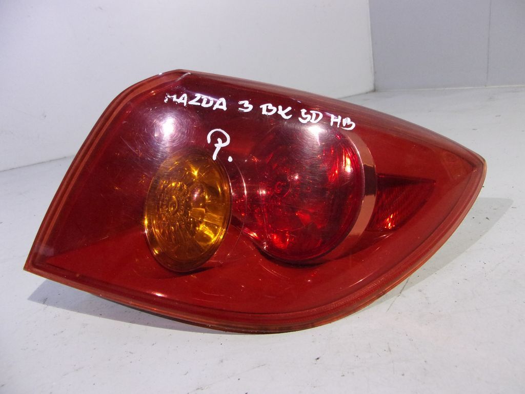 Mazda 3 BK HB lampa prawa tylna