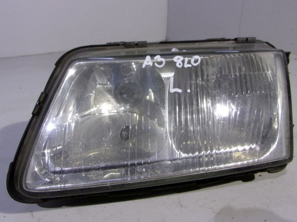 Audi A3 8L lampa lewa przód