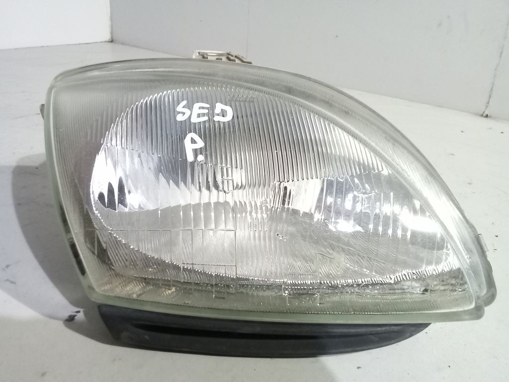 Fiat Seicento lampa prawa przednia