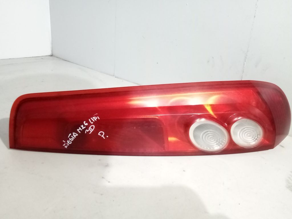 Ford Fiesta MK6 lift 3D lampa prawa tylna